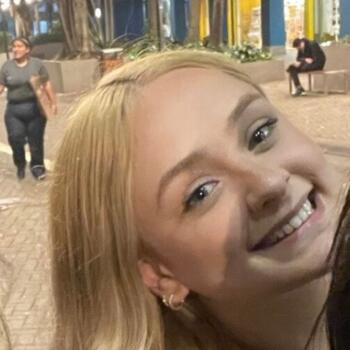 Babysitter in Cork: Julia