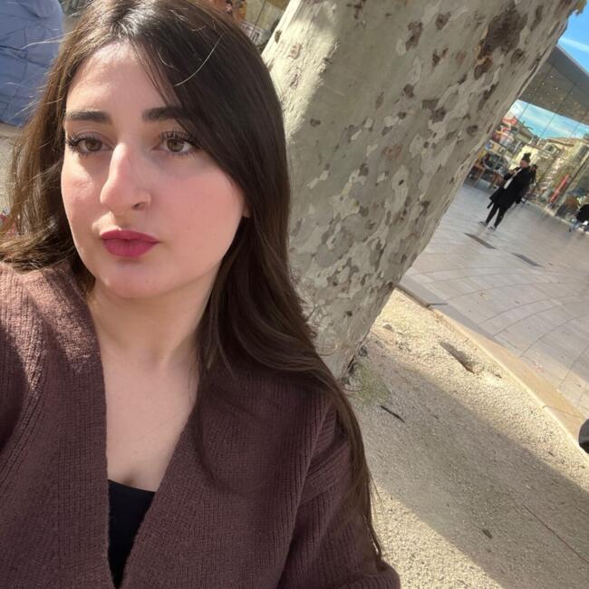 Babysitter in Marseille: Ouiam