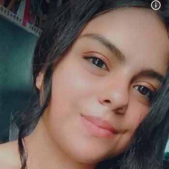 Babysitter in Cartago: Carolina
