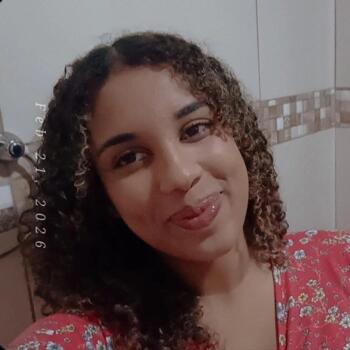 Babá em Santa Maria: Gabrielly vitória