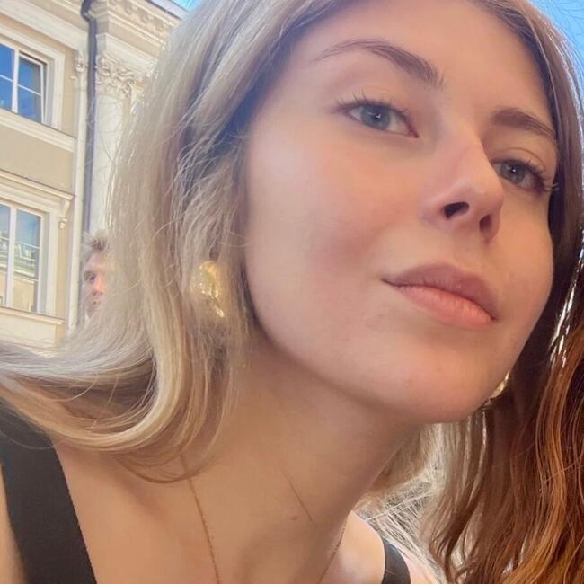 Babysitter in Warsaw: Duru Ece