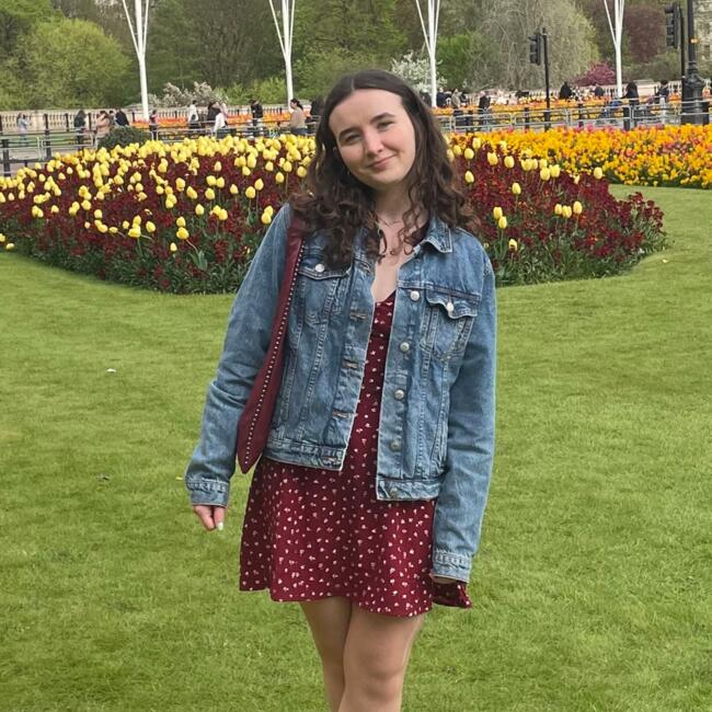 Babysitter in Biwer: Katie