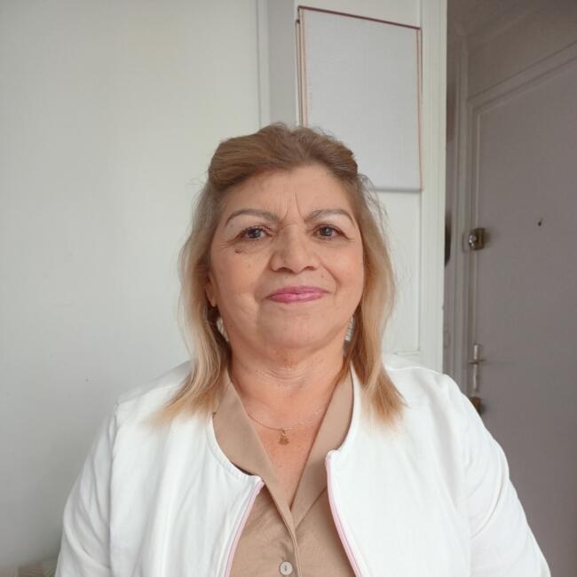 Babysitter in Versailles: Helga