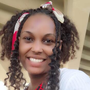 جليسة أطفال في أبوظبي: Nandawula