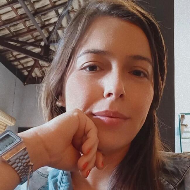 Emprego de babá em Lavras: Franciene