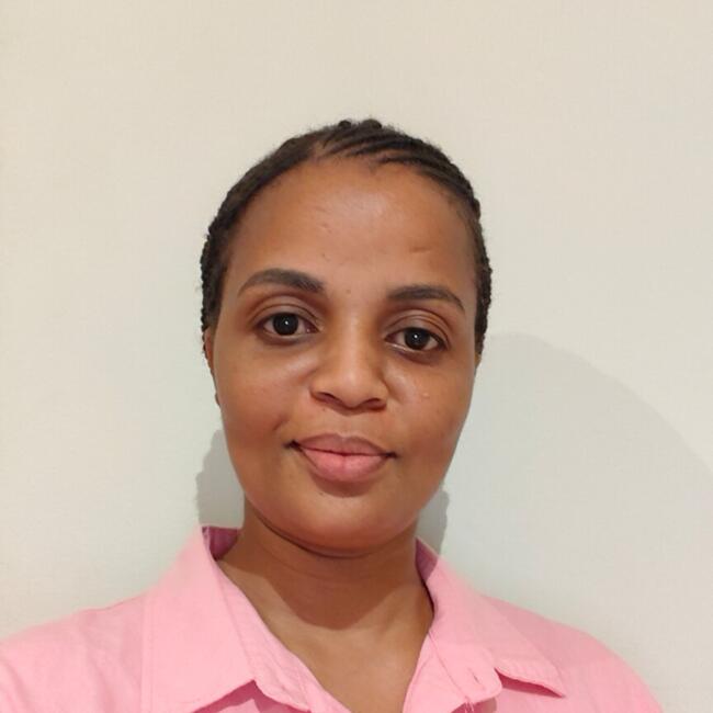 Babysitter in Dubai: Hendritah