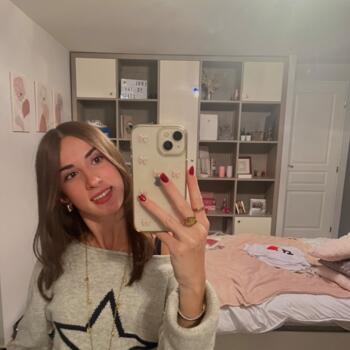 Babysitter in Luzinay: Audrey