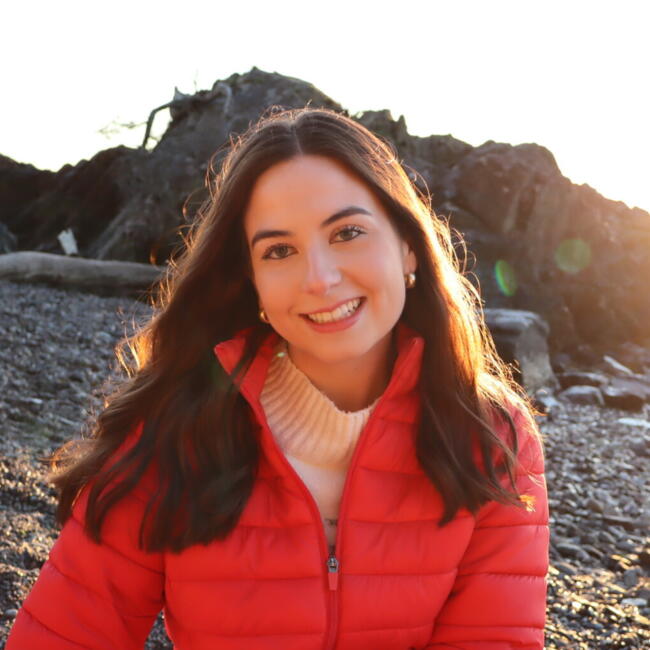 Babysitter in North Vancouver: Hayley