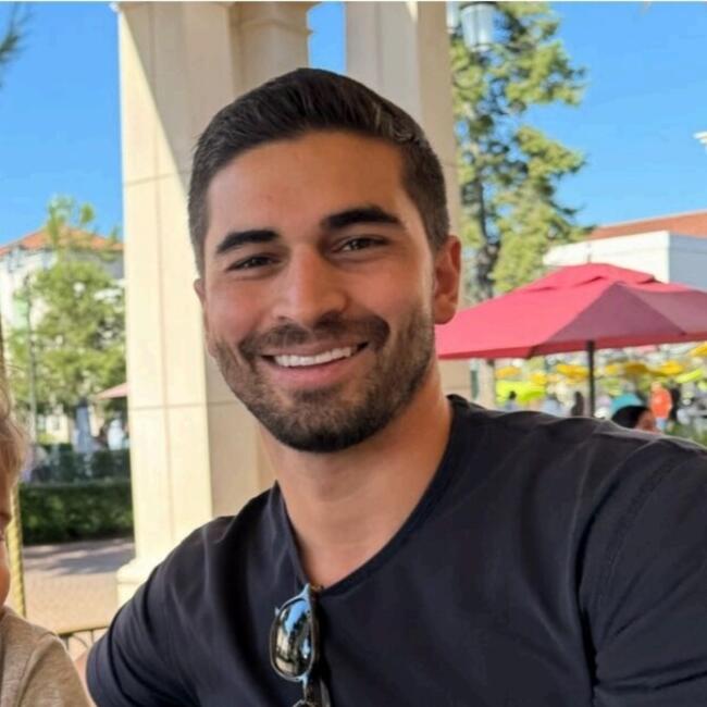 Babysitter in Irvine (California): Anthony