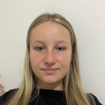 Babysitter in Adelaide: Chloe