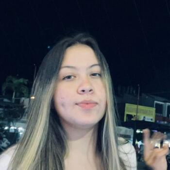 Canguro en Castellón de la Plana: Angie Valentina