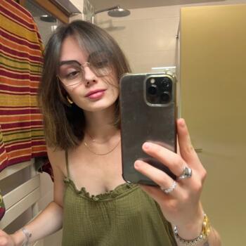 Babysitter in Aurillac: Lara