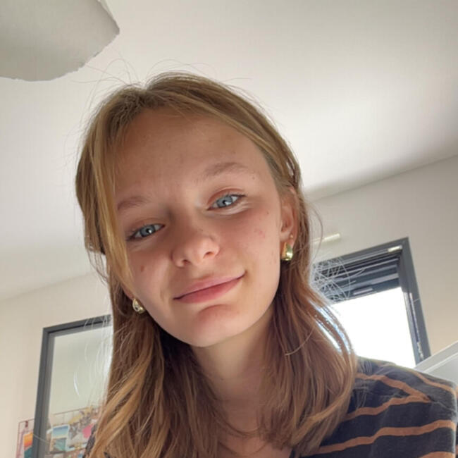 Babysitter in La Bâtie-Vieille: Romane