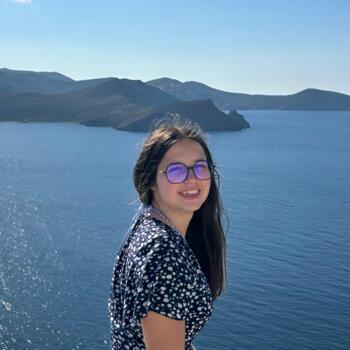 Babysitter Belmont-d'Azergues: Carla