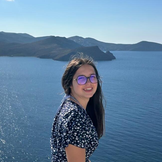 Babysitter in Belmont-d'Azergues: Carla