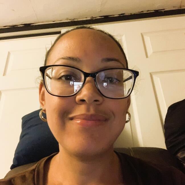 Babysitting job in Belleville: Darlene