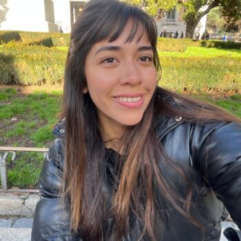 Canguro en Oviedo: Nicole