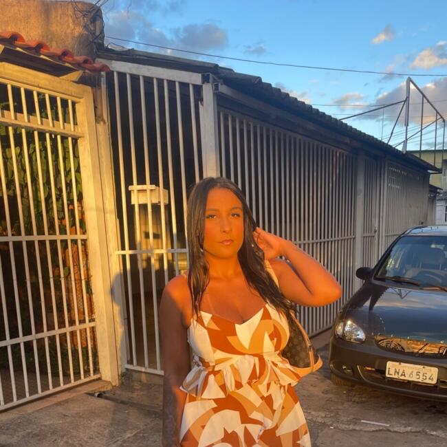 Babysitter in Brasília: Hellen
