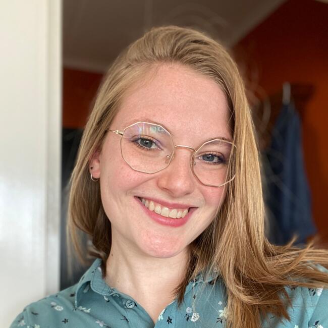 Babysitter in La Louvière: Solène