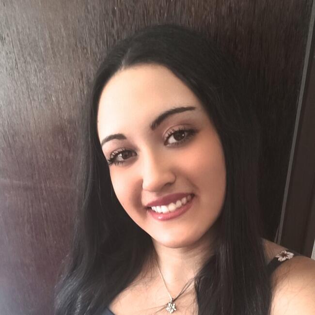 Babysitter in Caeté: Yasmim