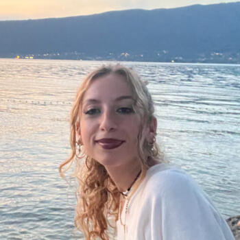 Babysitter in Annecy: Shanon