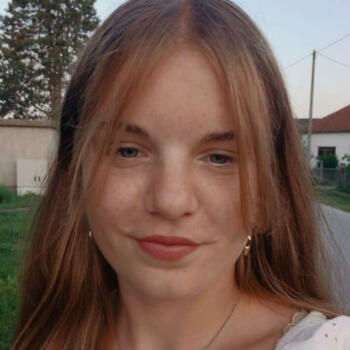 Babysitter in Nantes: Zelie