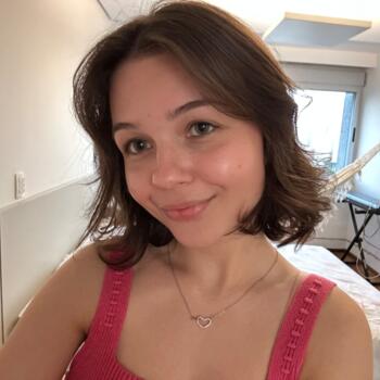 Babysitter in Curitiba: Lara