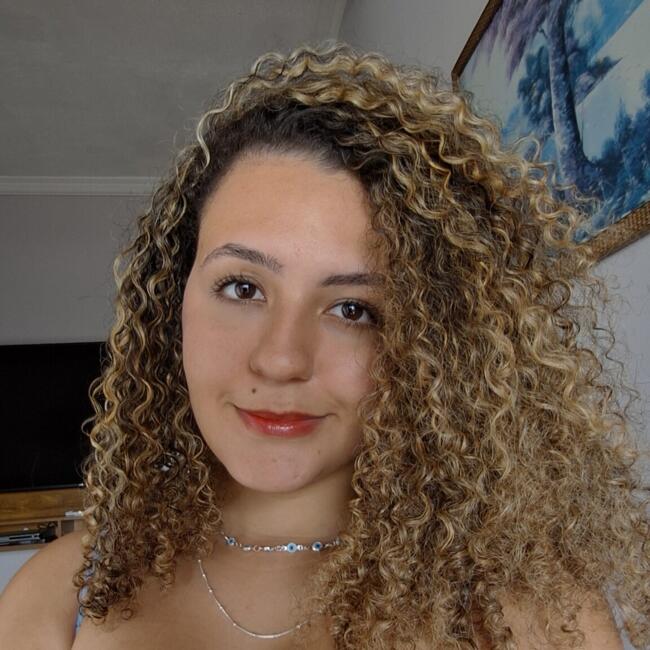 Babysitter in Viçosa: Júlya Luisa