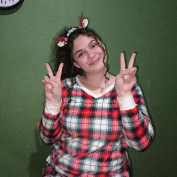 Babysitter Granadilla: Crisley Gamboa Mena