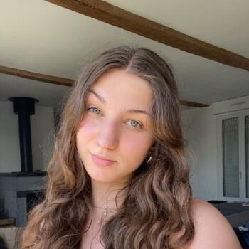 Babysitter in Rouen: Emma