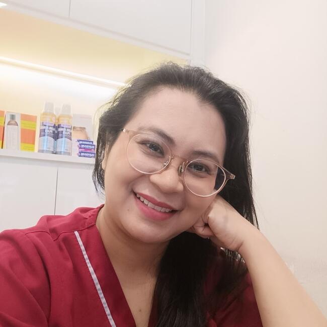 Babysitter in Singapore: Liza