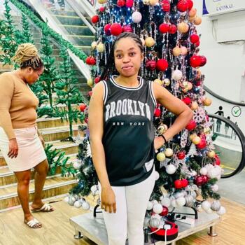 مربية أطفال في دبي: Naomi