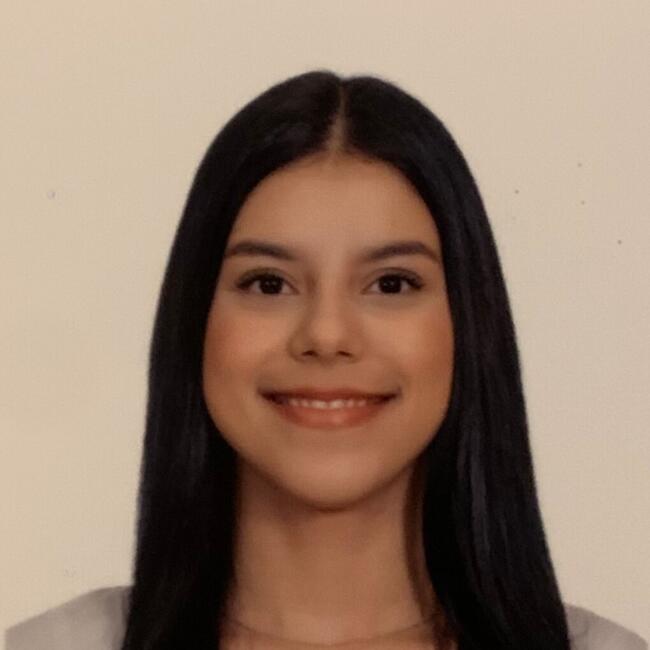 Babysitter in Madrid: Yusney Yeraldine