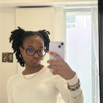 Babysitter in Rosny-sur-Seine: Coleen