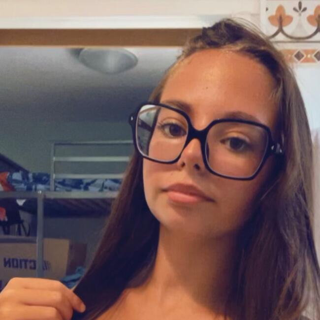 Babysitter in Roquebrune-sur-Argens: Maeva