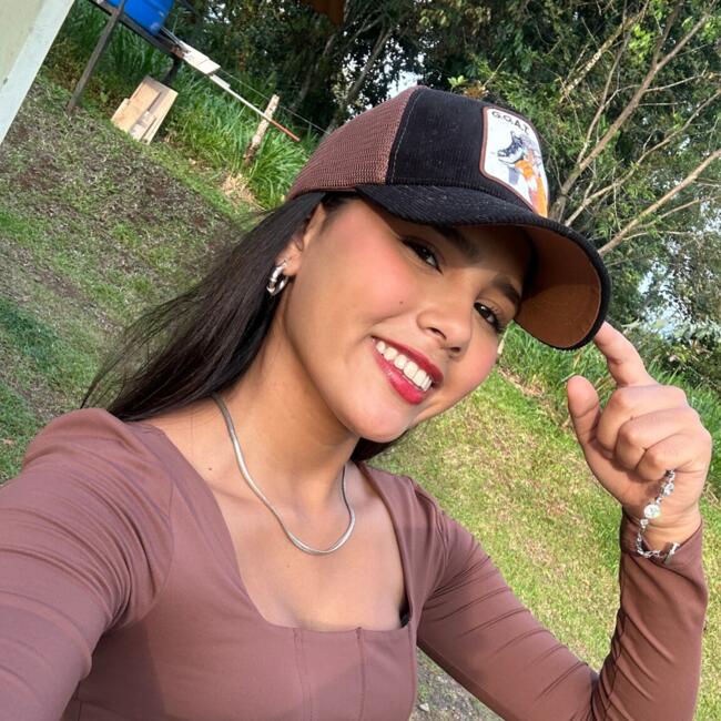 Babysitter in Guápiles: Angeline
