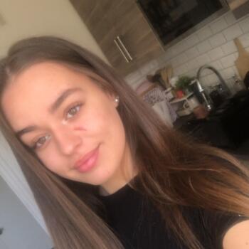 Babysitter in Vichy: Emilye