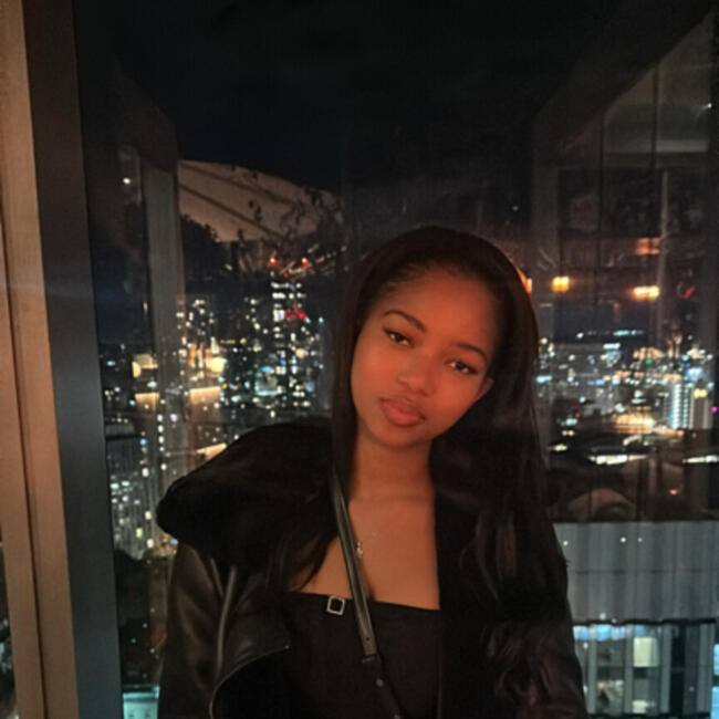 Babysitter in Preston: Azi