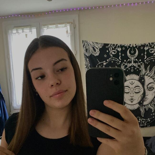 Babysitter in Tours: Claire