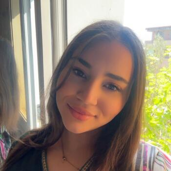 Babysitter in Freha: Dounia