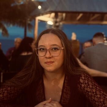 Babysitter in Mackay: Angelie