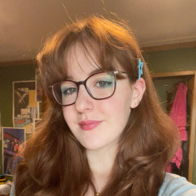 Babysitter in Norwich: Athina