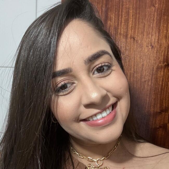 Babá em Trindade: Natalia