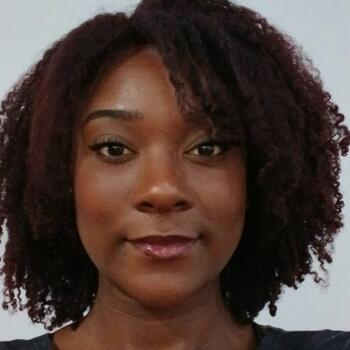 Babysitter in Palhoça: Francine