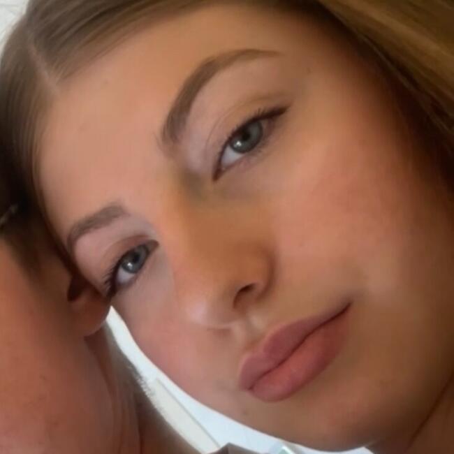 Babysitter in Saint-Quentin: Melissa