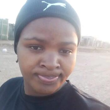 Babysitter in Motherwell: Cwayita