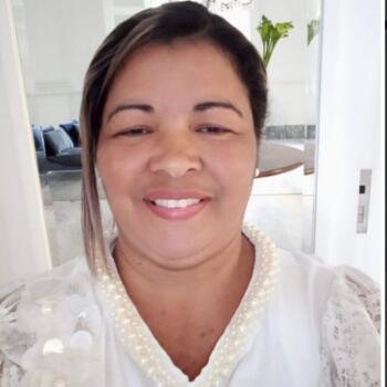Babysitter Maceió: Verônica