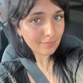 Babysitter in Port-de-Bouc: Indora