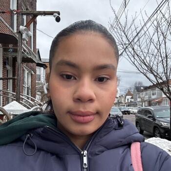 Babysitter Borough of Queens: Yaileen Ramos