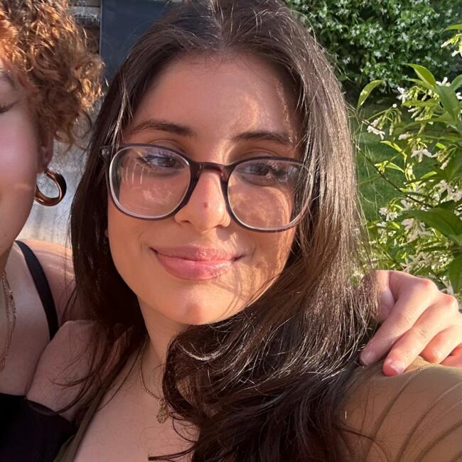 Babysitter in London: Layal